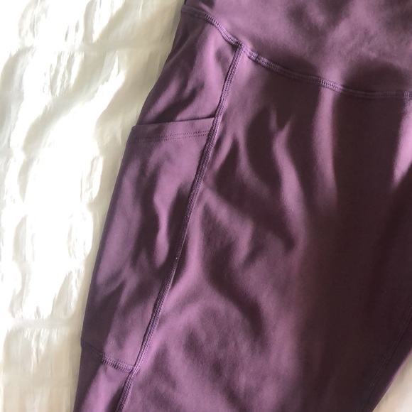 Purple maternity legging (Capri) - Picture 3 of 5